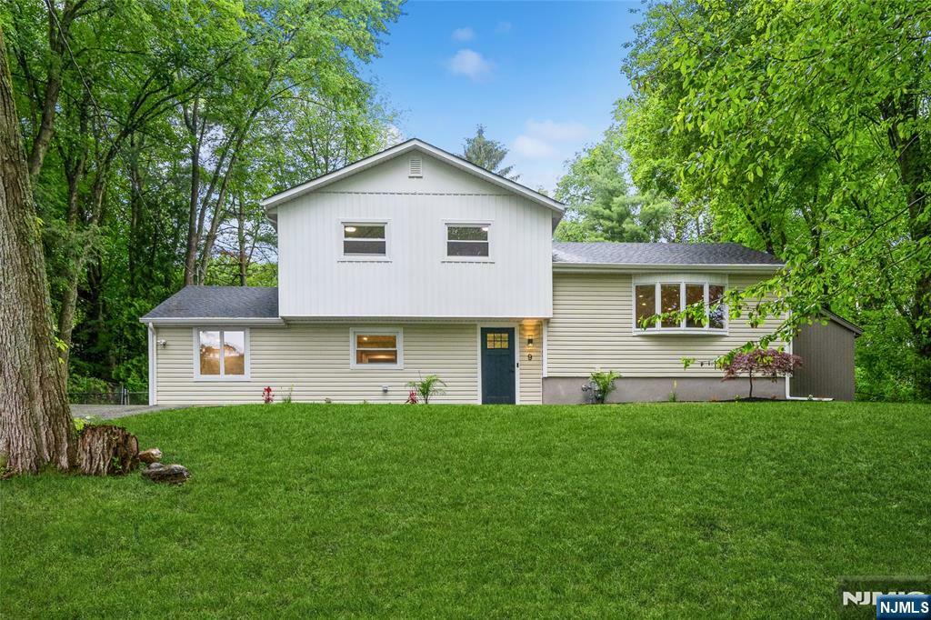 9 Somerset Place  West Milford NJ 07480 photo