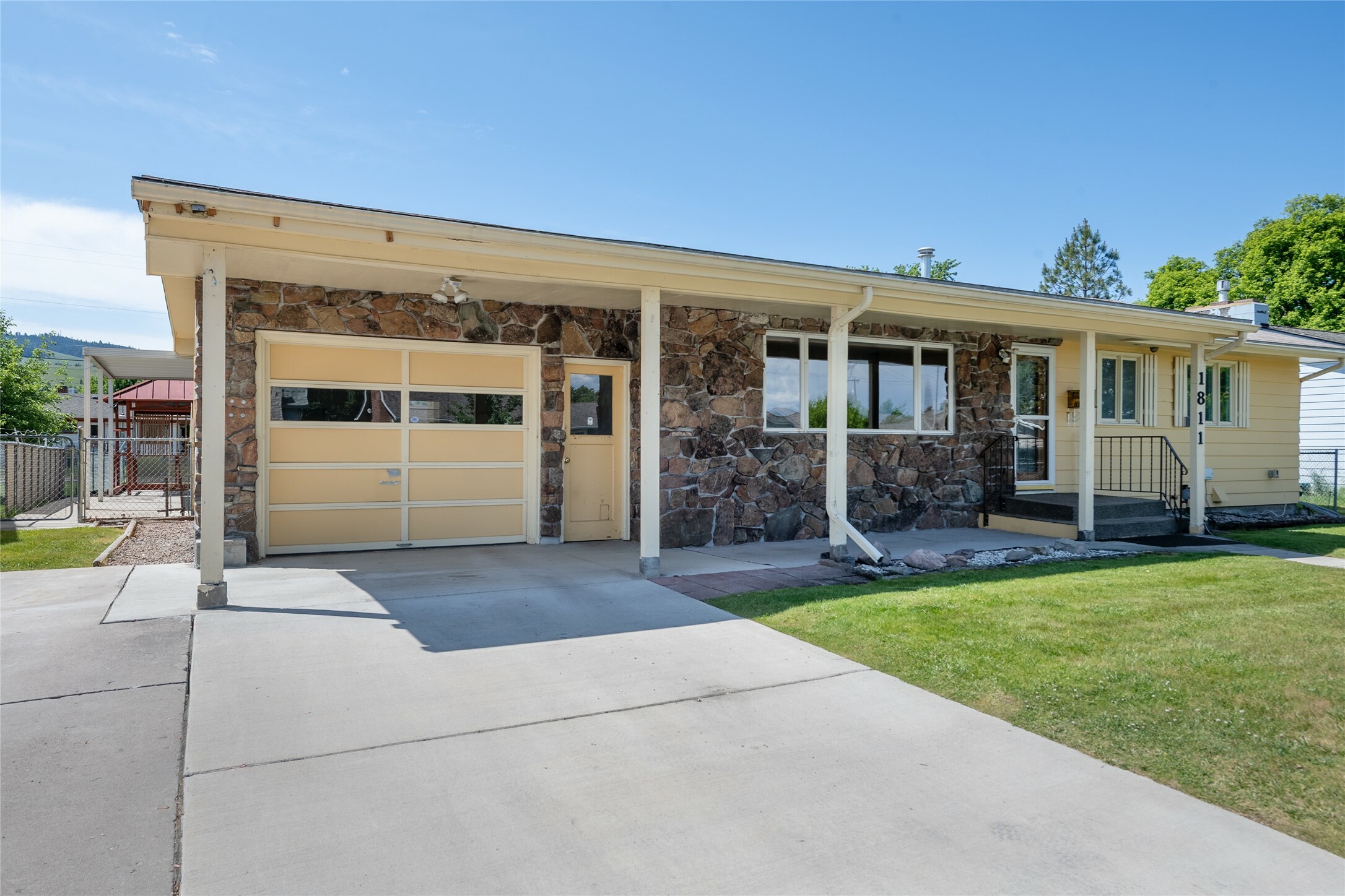 Property Photo: 1811 Charlott Avenue MT 59801