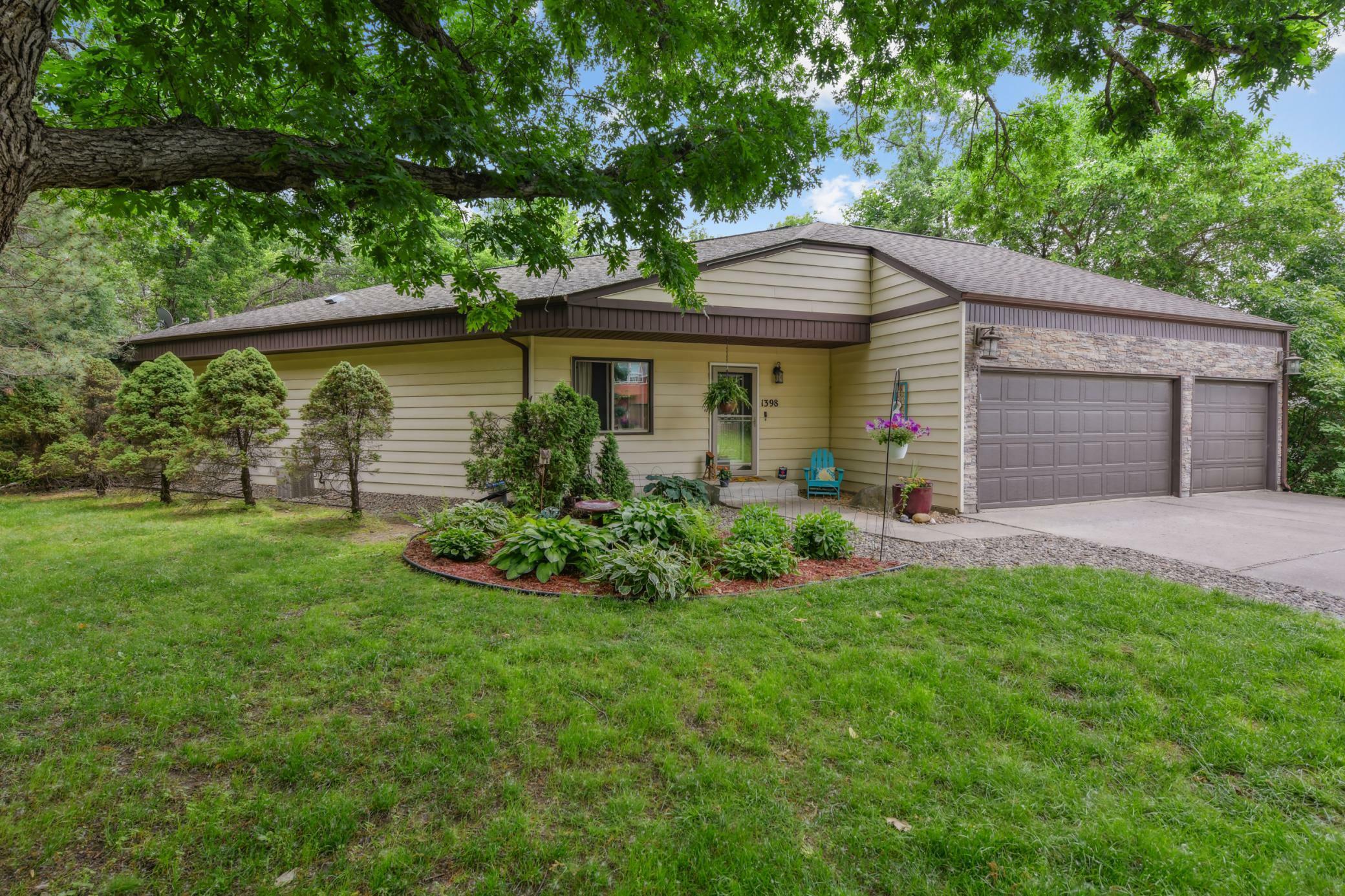 Property Photo: 1398 Summit Circle MN 55118