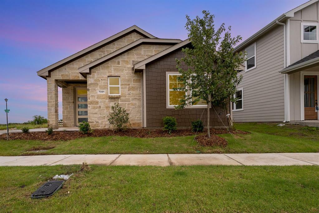 Property Photo: 7301 Parsons Mews TX 75088