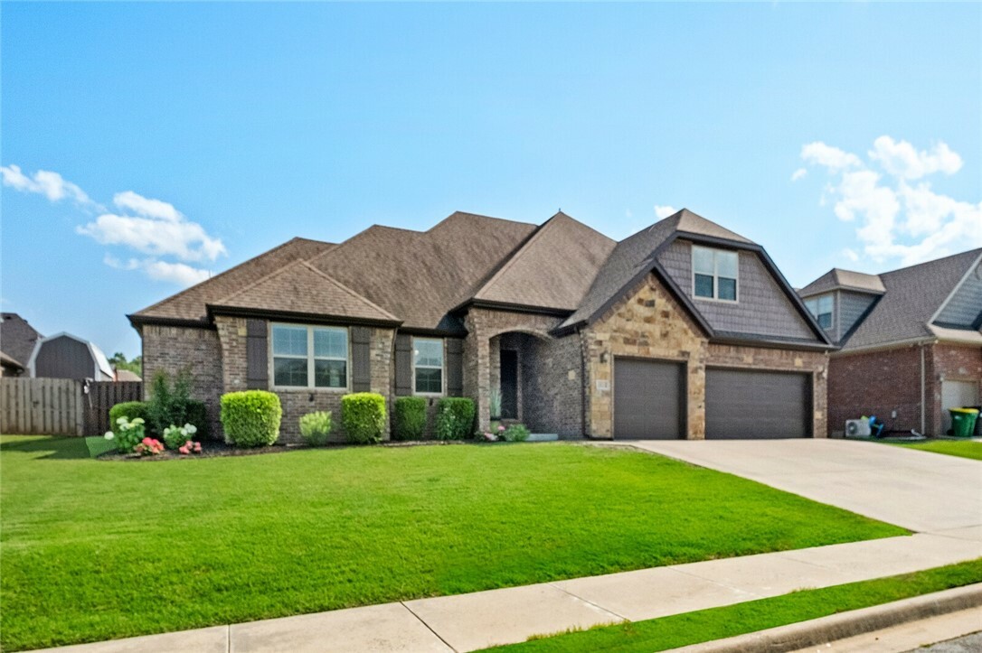 Property Photo: 1511 Aniston Road AR 72719
