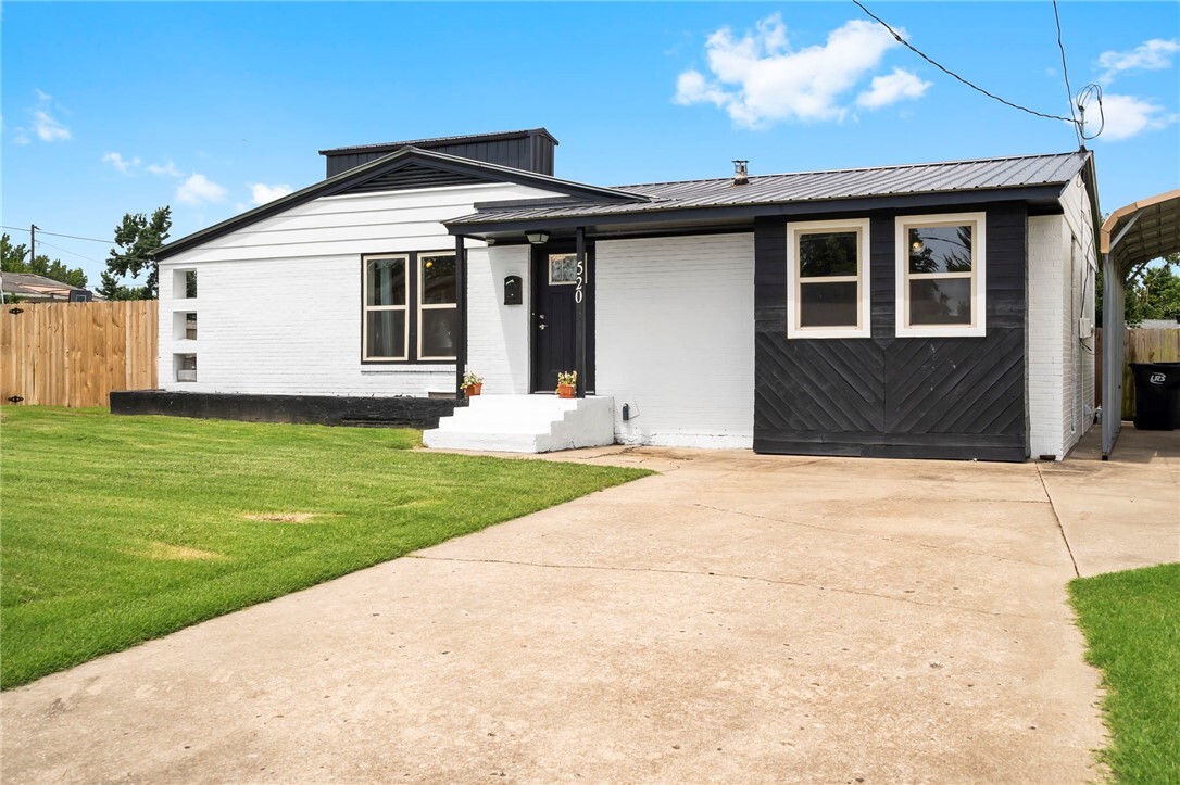Property Photo: 520 S 13th Street AR 72758