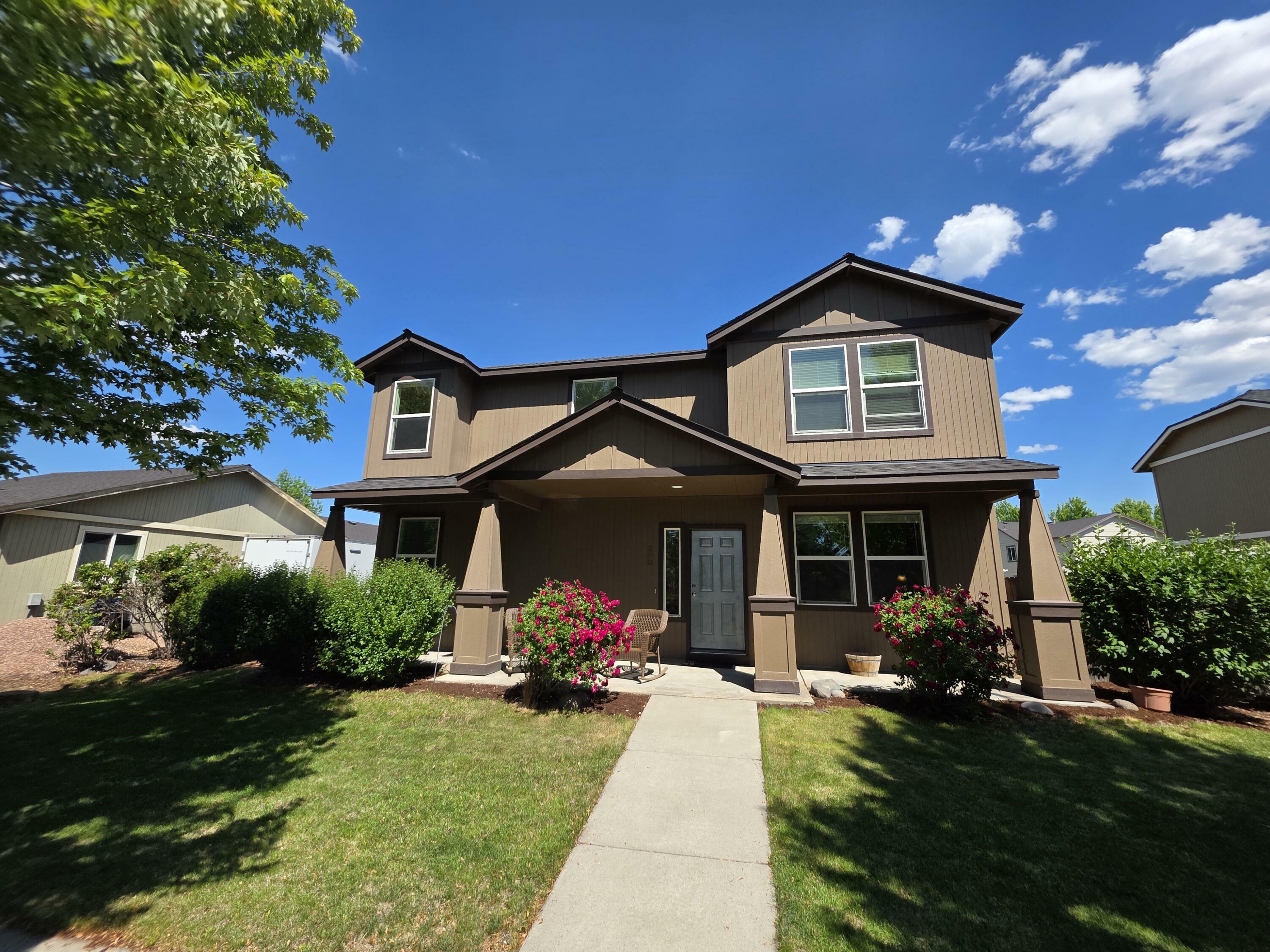 Property Photo: 1390 NE 3rd Street OR 97756
