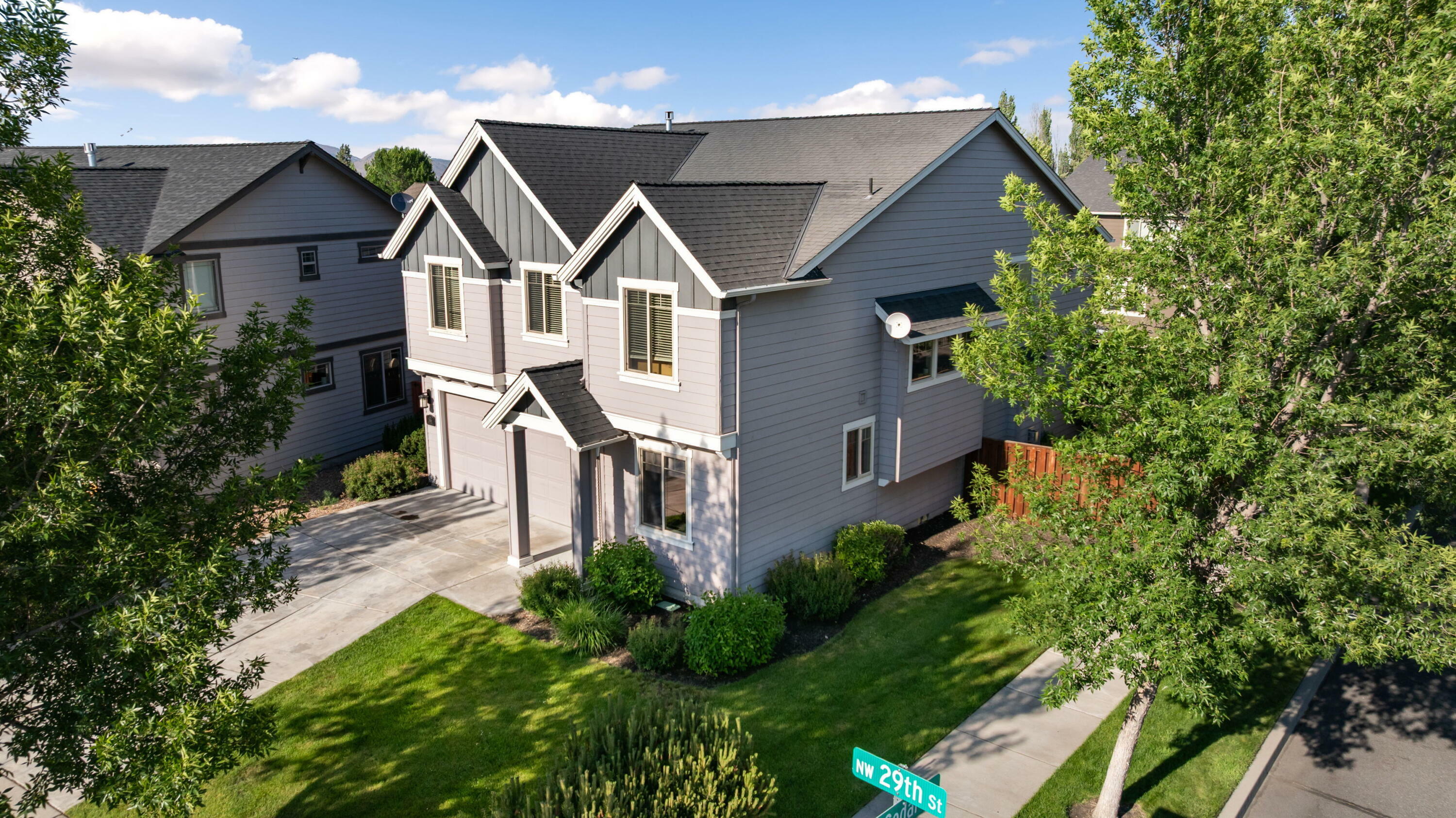 Property Photo: 306 NW 29th Street OR 97756