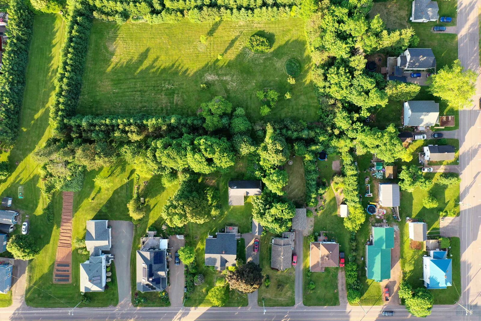 Property Photo: 77 Broadway Street PE C0B 1M0