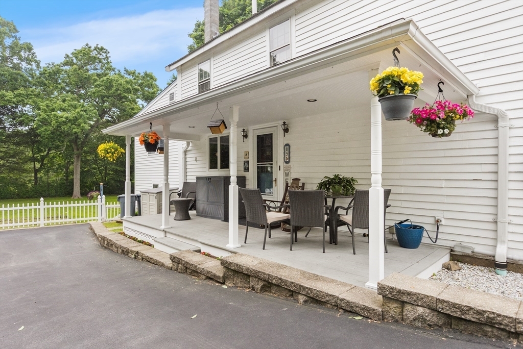 Property Photo:  5 Bow Street  MA 01864 