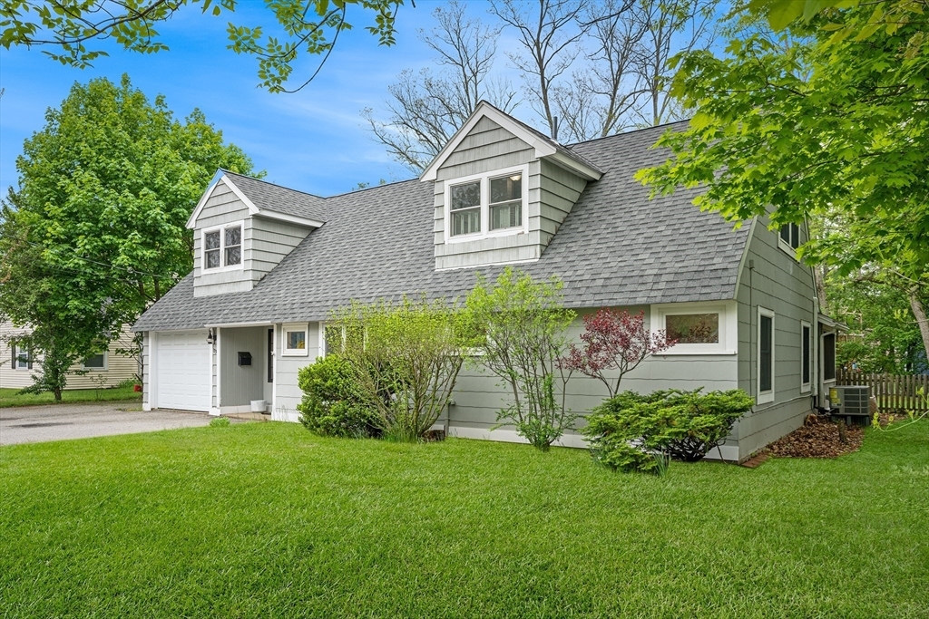 Property Photo: 133 Hartford St MA 01760