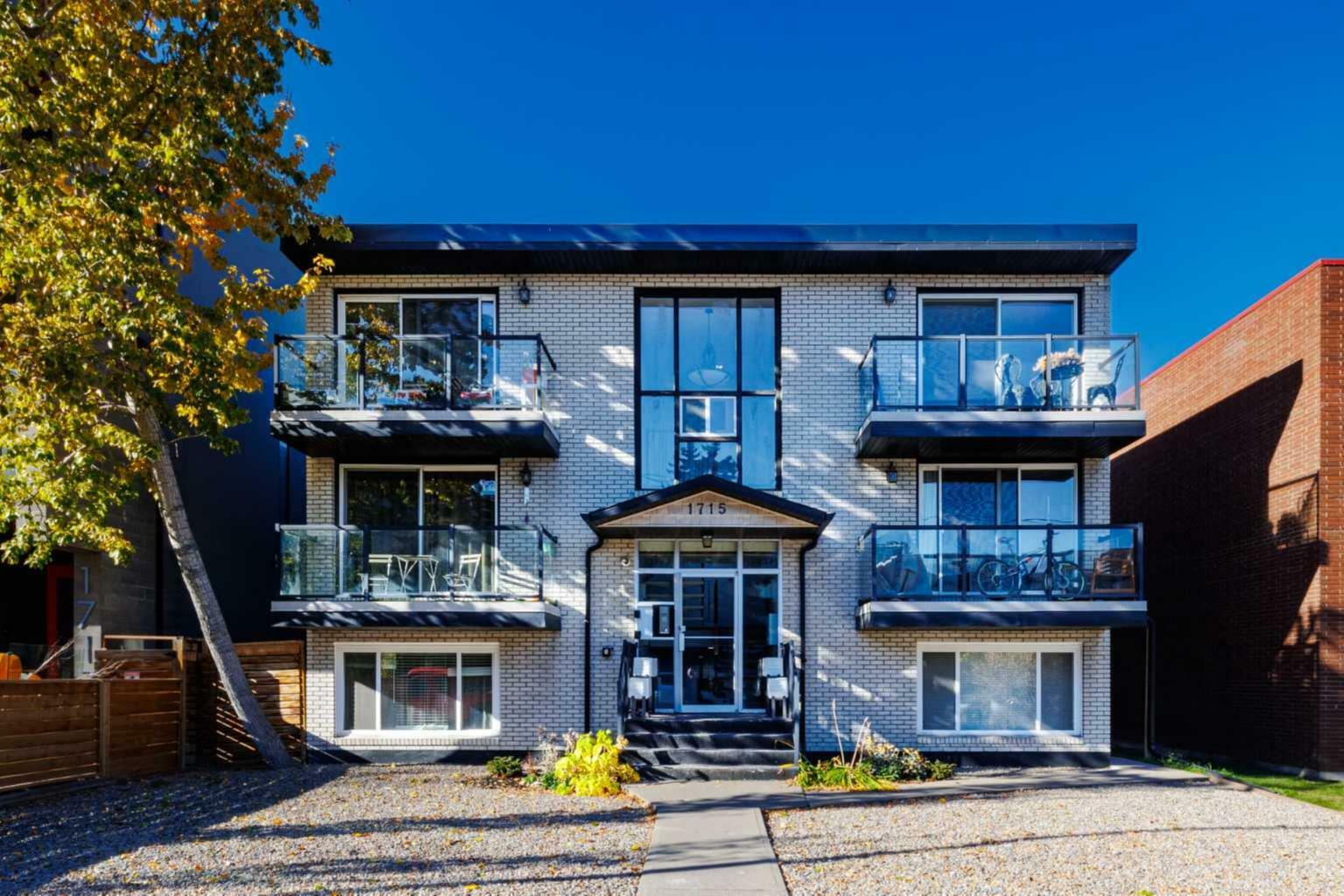 Property Photo: 1715 13 Street SW 10 AB T2T 3P5
