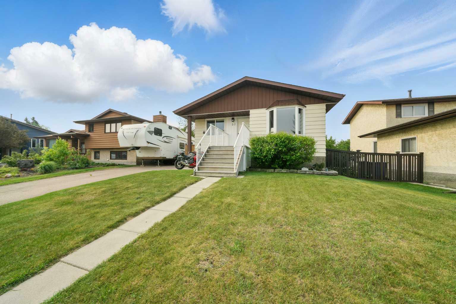 37 Cunningham Crescent  Red Deer AB T4P 2S2 photo