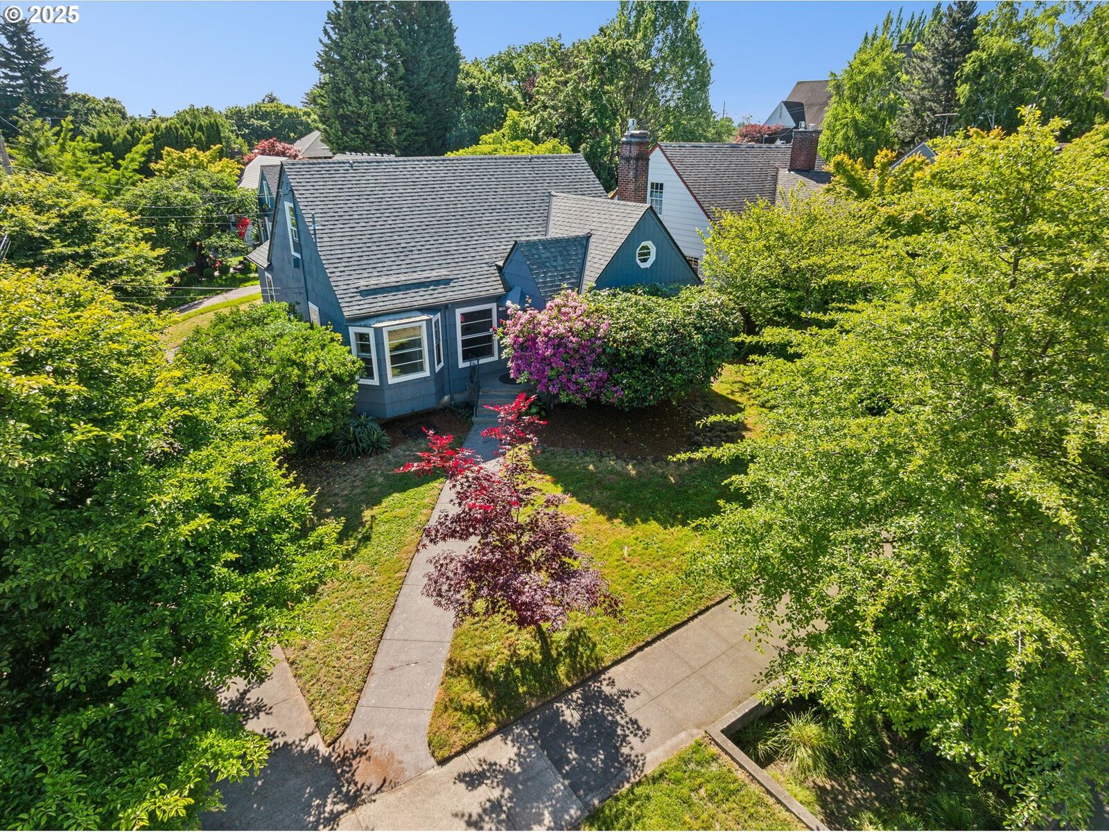 Property Photo:  1906 SE 29th Ave  OR 97214 