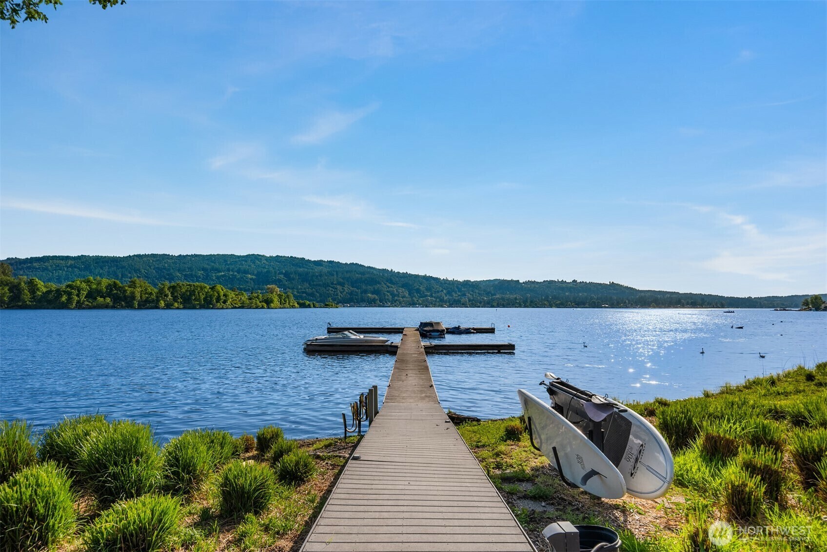 Property Photo: 4305 E Lake Sammamish Parkway SE WA 98029