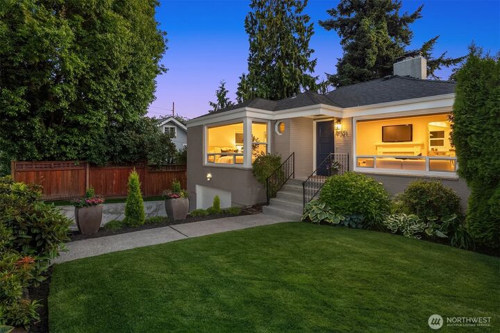 Property Photo: 9021 Phinney Avenue N WA 98103