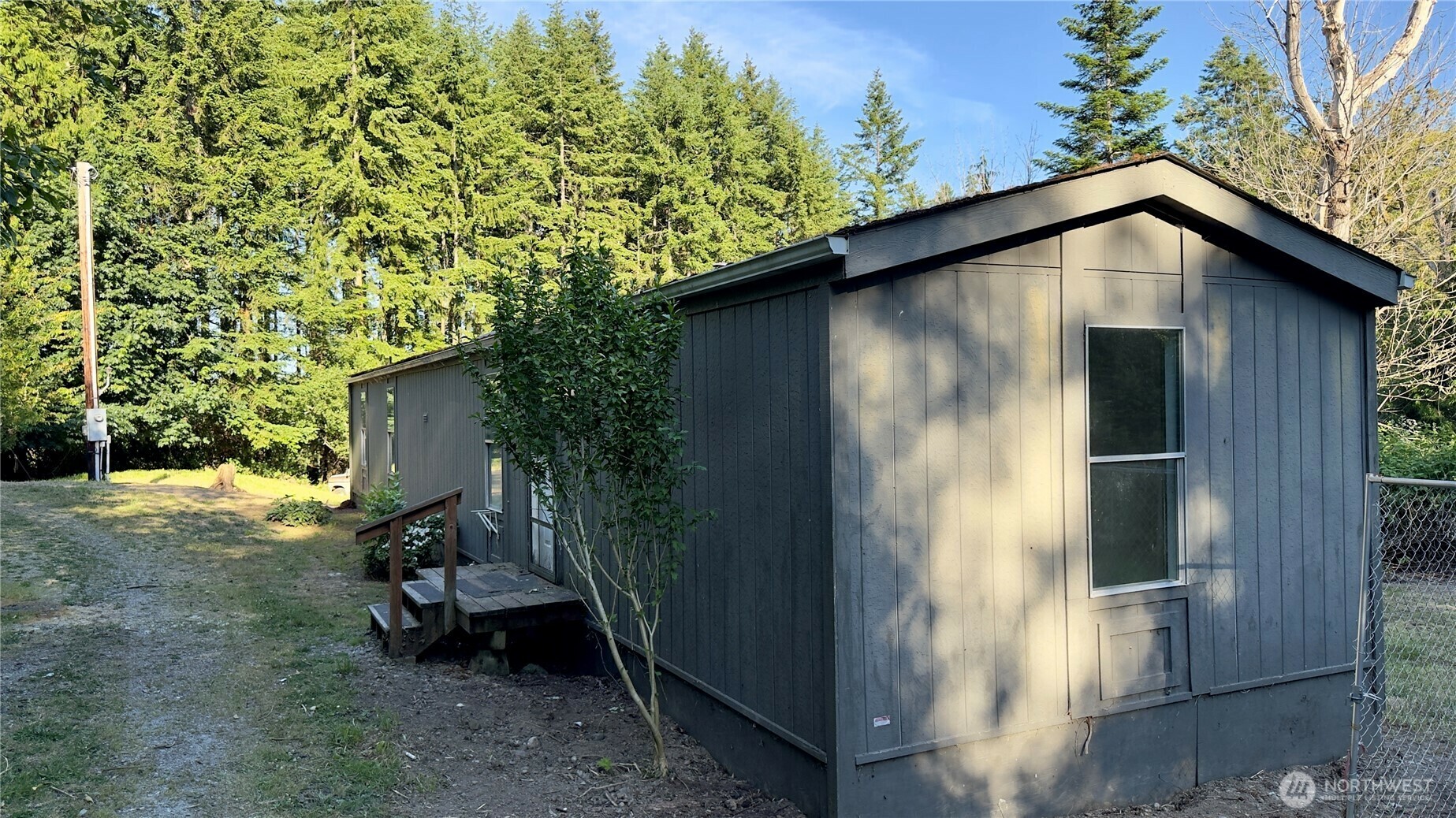 Property Photo: 32 E Mountain View Rd WA 98282