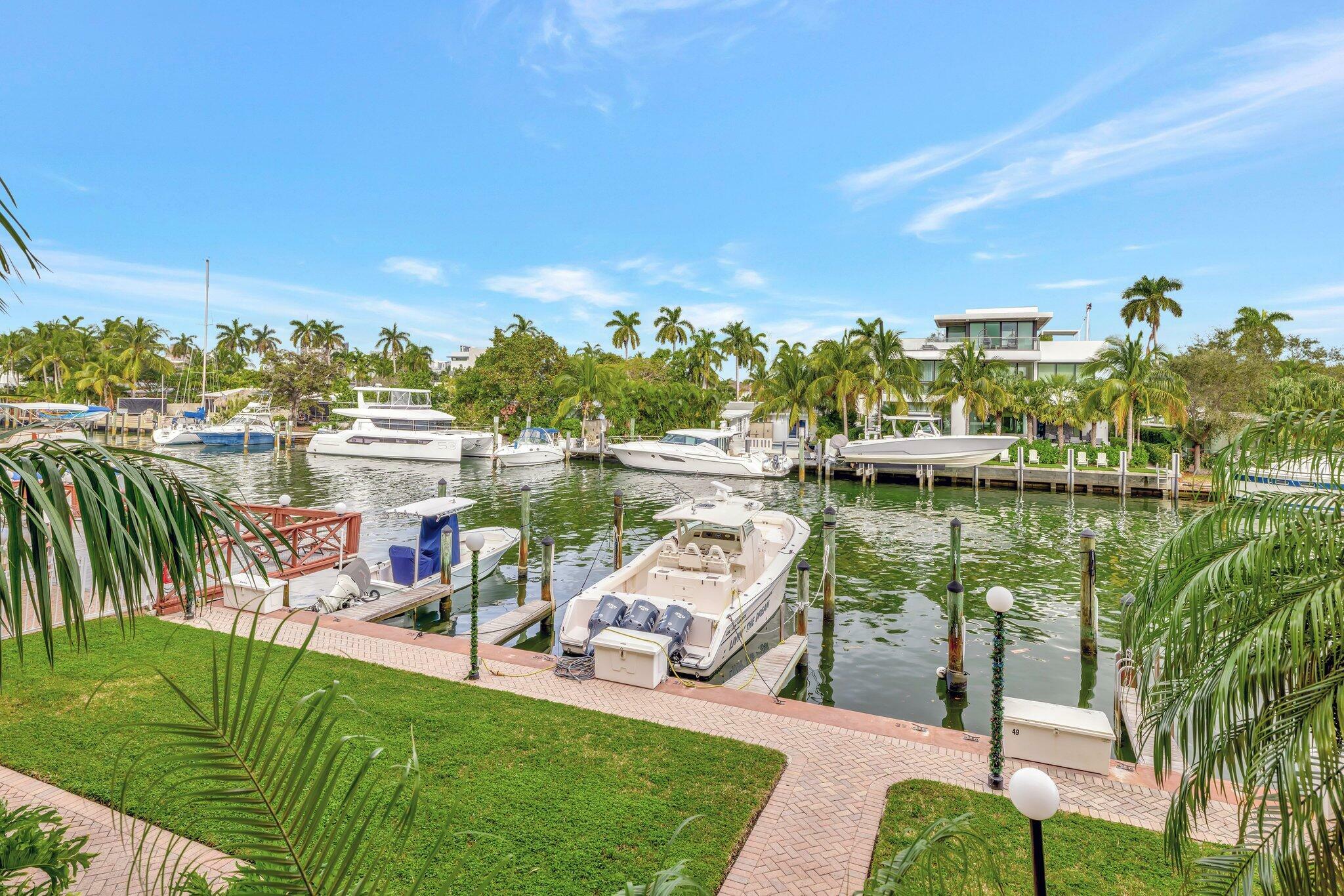 Property Photo: 1777 SE 15th Street 215 FL 33316
