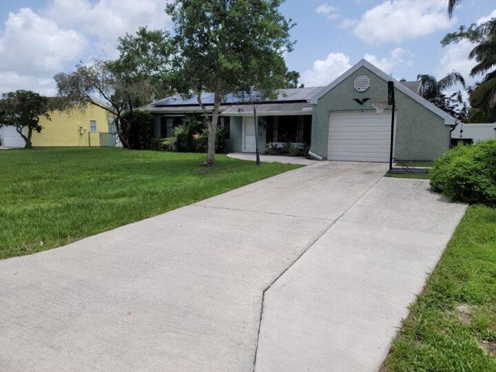 Property Photo:  679 SW Belmont Circle  FL 34953 