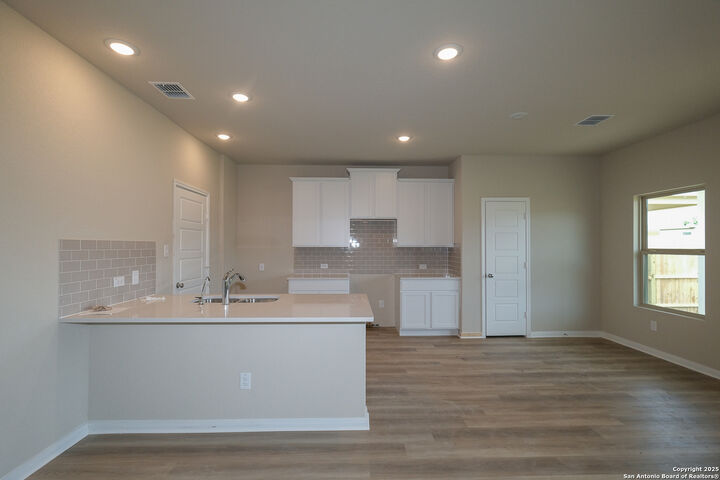 Property Photo: 6731 Red Buffalo Trail TX 78253