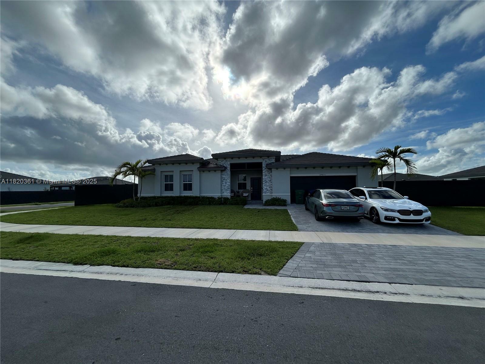 Property Photo: