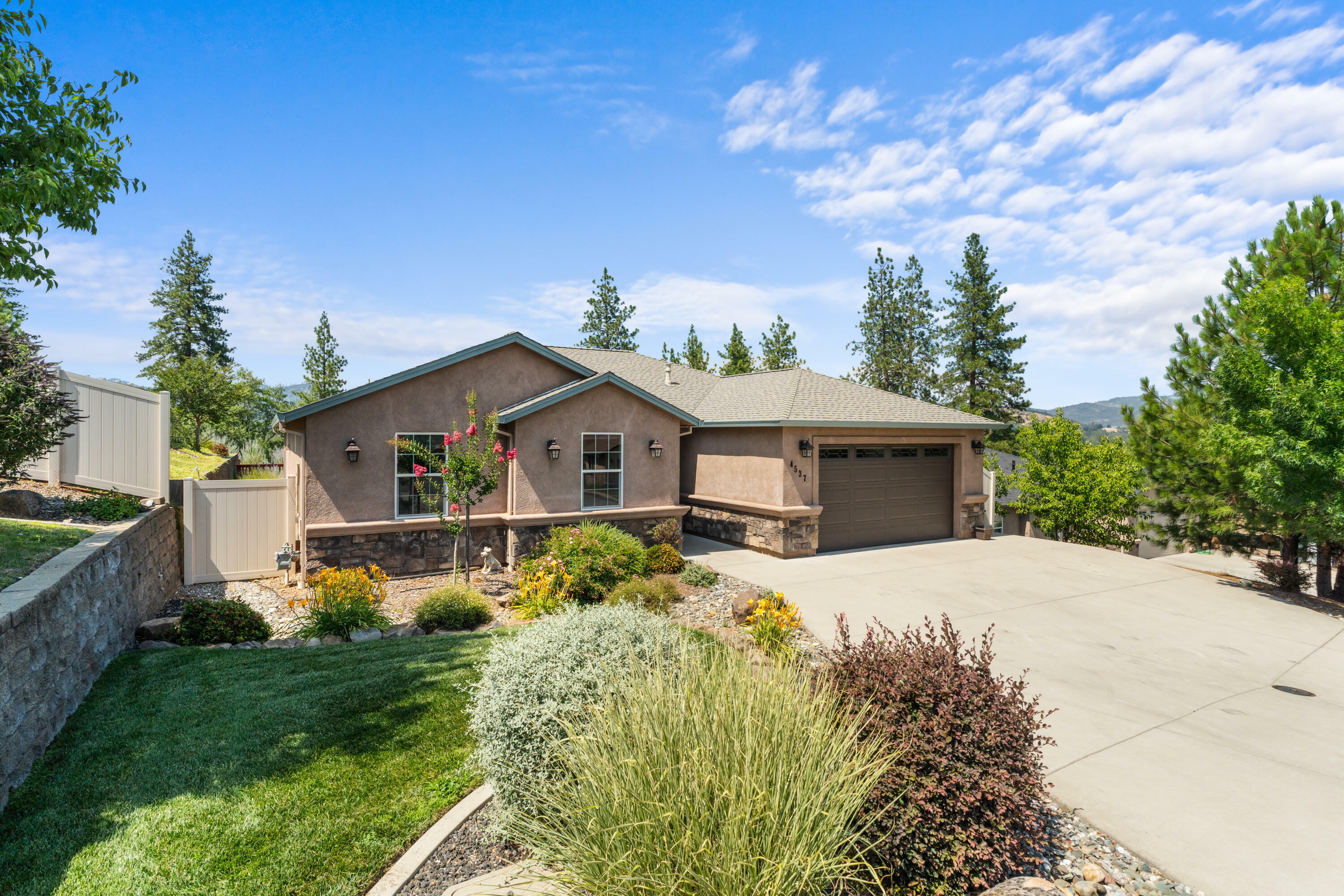 Property Photo:  4537 Risstay Way  CA 96019 