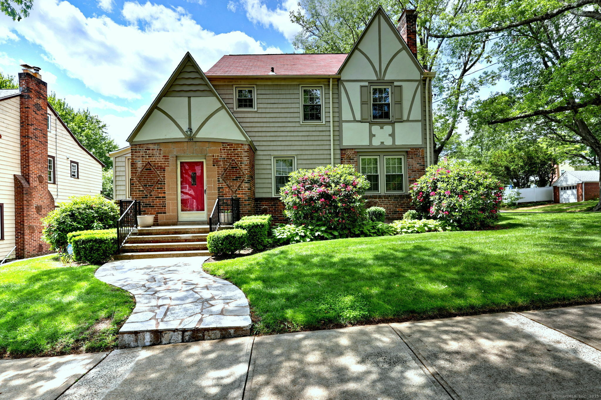 Property Photo: 166 Roydon Road CT 06511