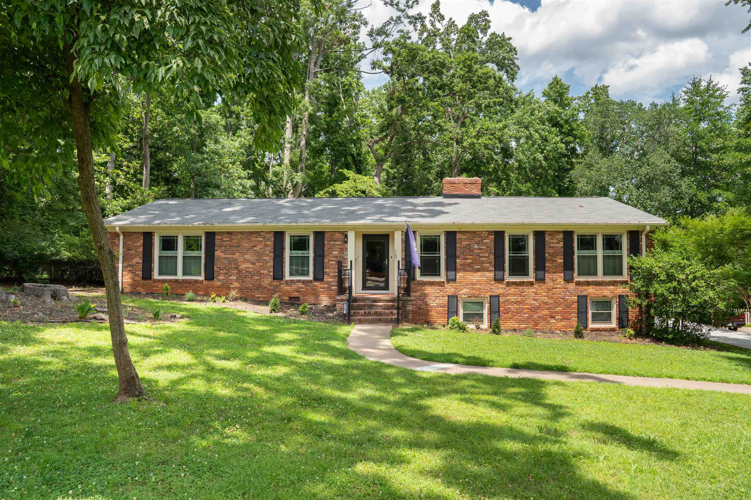 Property Photo: 147 Hillbrook Drive SC 29307