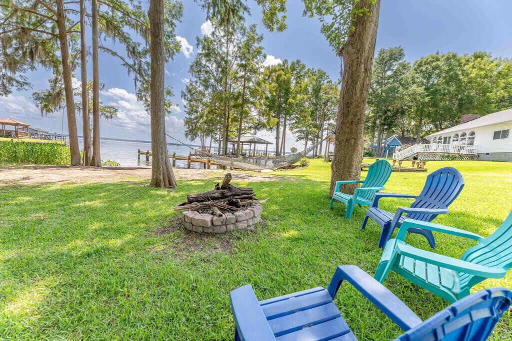 Property Photo: 1198 Rugby Avenue SC 29148
