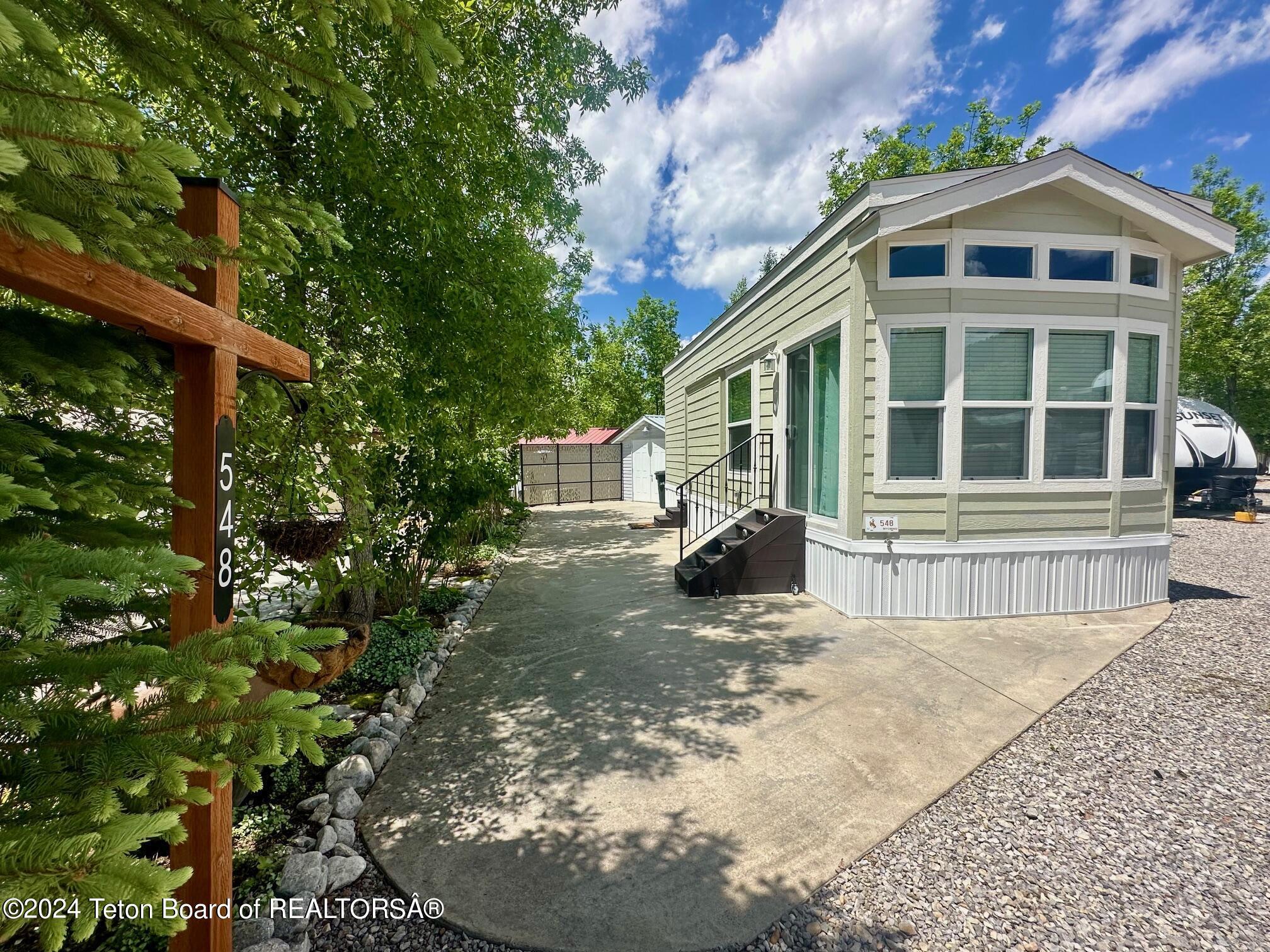 Property Photo: 548 Oxbow Dr WY 83127