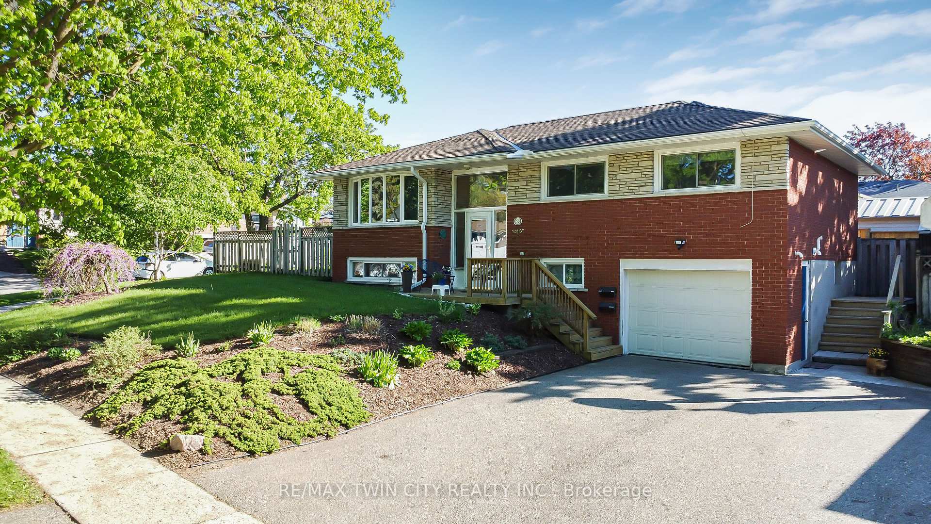 Property Photo: 36 Nicklin Crescent ON N1H 5E9