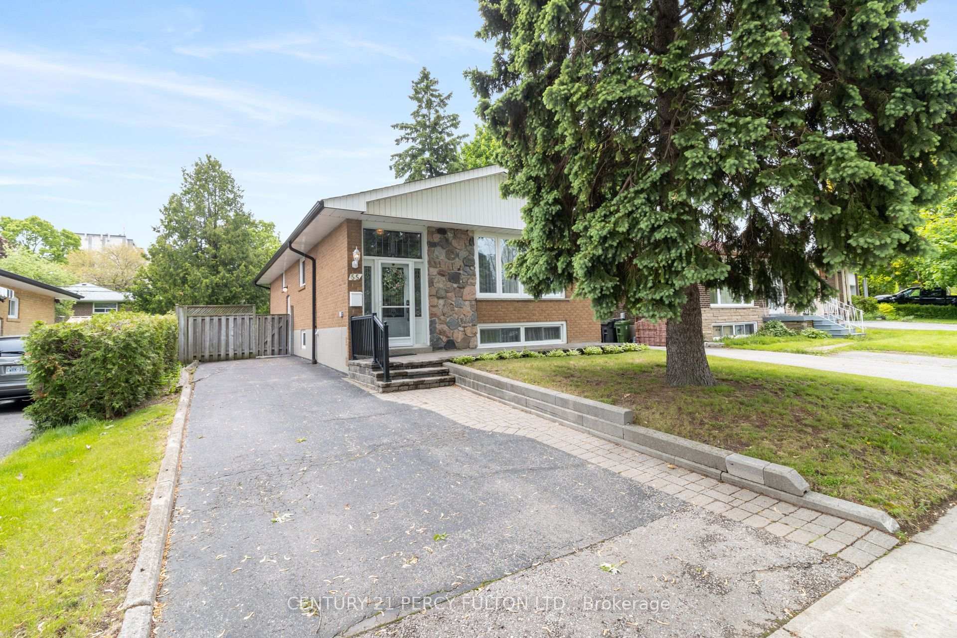 Photo de la propriété: 55 Rochman Boulevard ON M1H 1S1