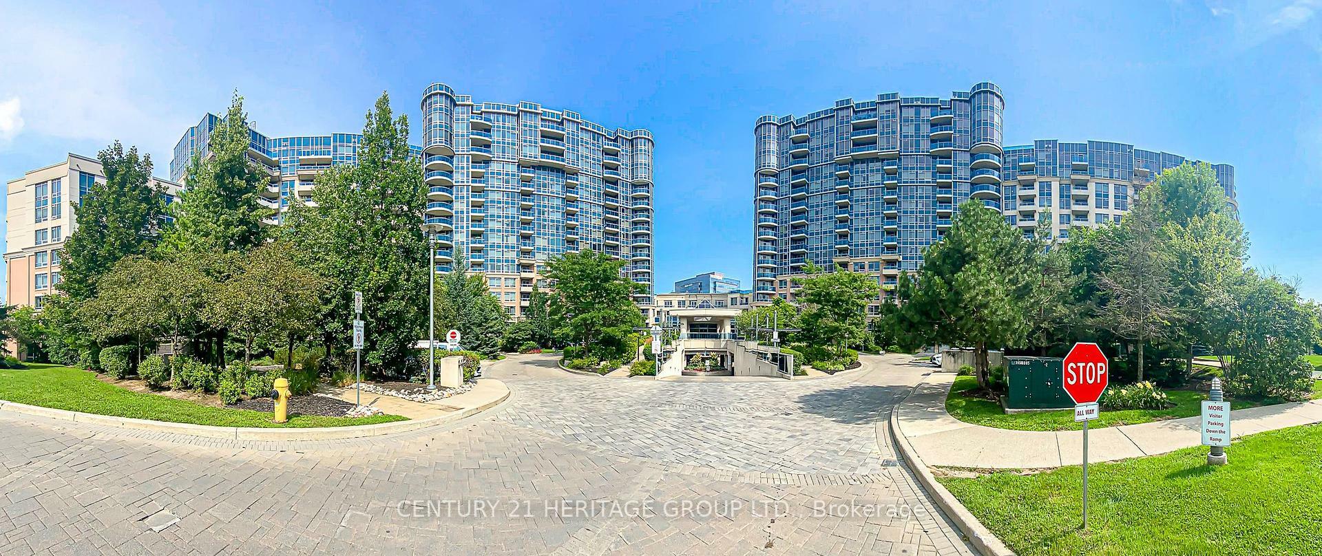 Property Photo: 33 Cox Boulevard 905 ON L3R 8A6
