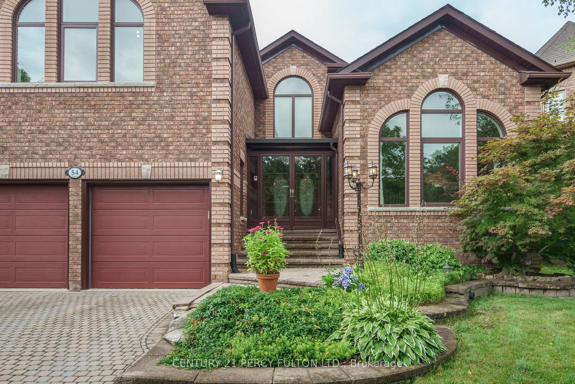 Property Photo:  54 Cityview Circle  ON L4N 7V1 