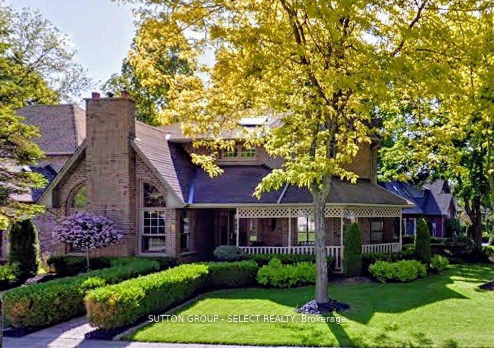 Property Photo: 59 Heathdale Court ON N6K 4B1