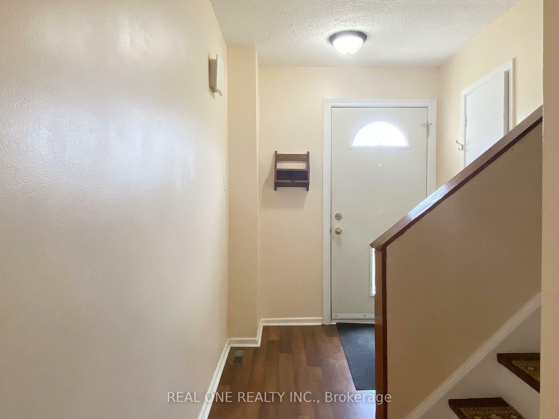 Property Photo: 41 Mississauga Valley Boulevard 89 ON L5A 3N5