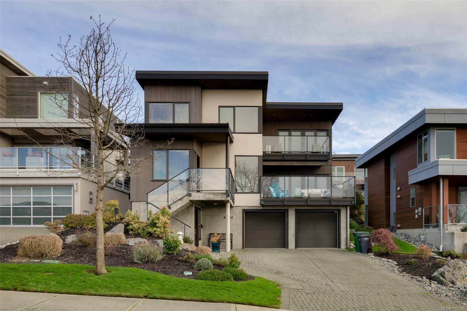 Property Photo: 4035 Rainbow St BC V8X 2A8