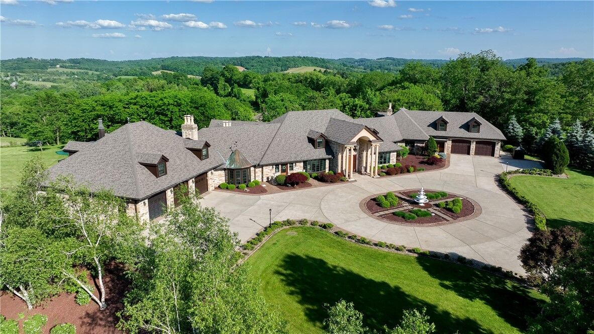 Property Photo: 7 Shepherds Lane PA 15330