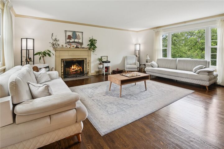 Property Photo: 1374 Navahoe Drive PA 15228