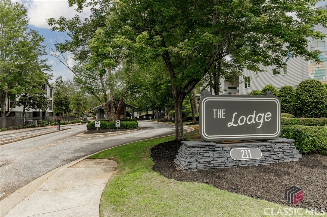 Property Photo: 211 North Avenue 1317 GA 30601
