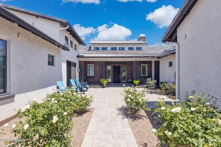 Property Photo:  2630 E Lovebird Lane  AZ 85297 