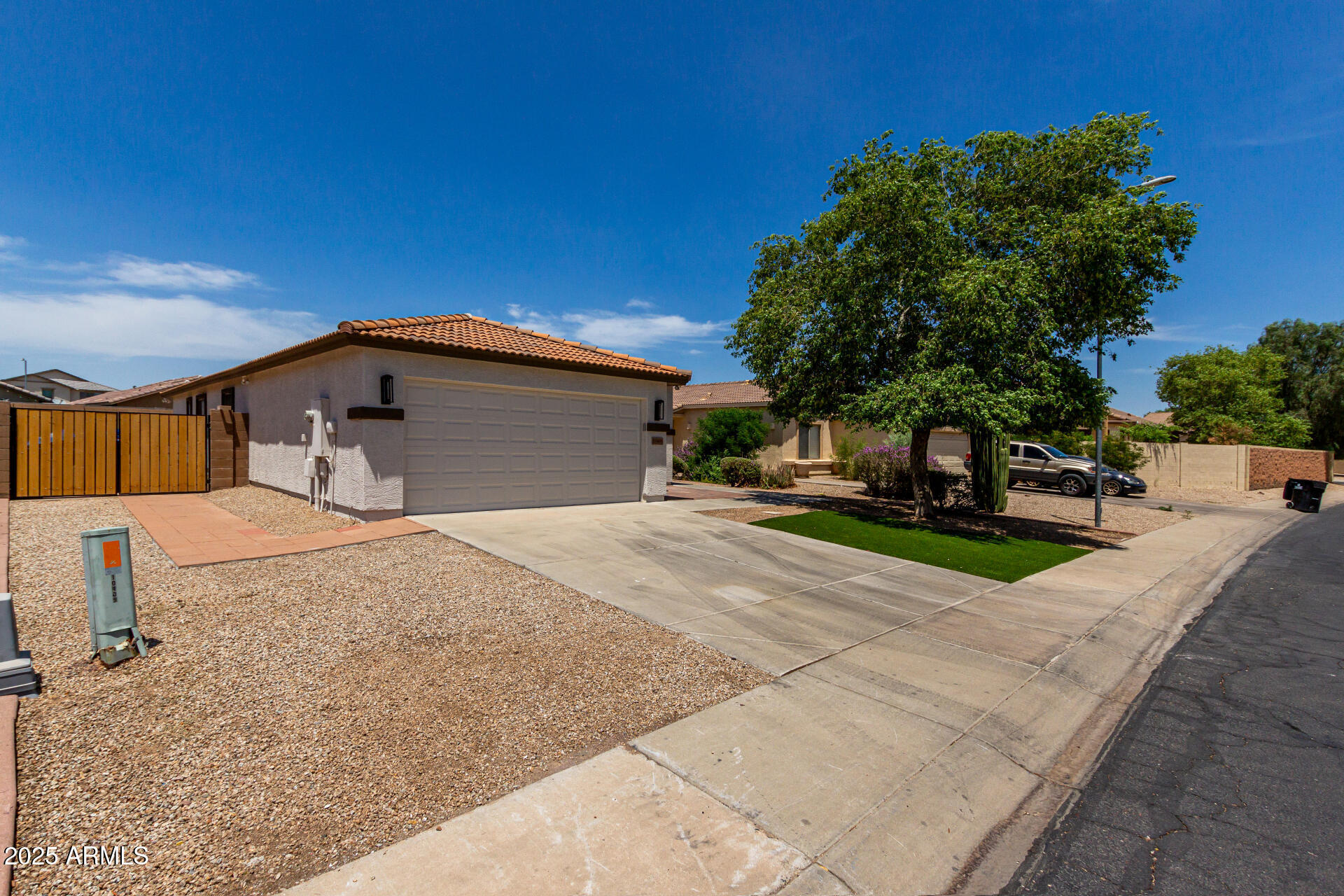 Property Photo: 10408 W Miami Street AZ 85353