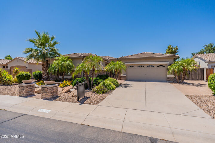 Property Photo:  3173 E Canyon Way  AZ 85249 