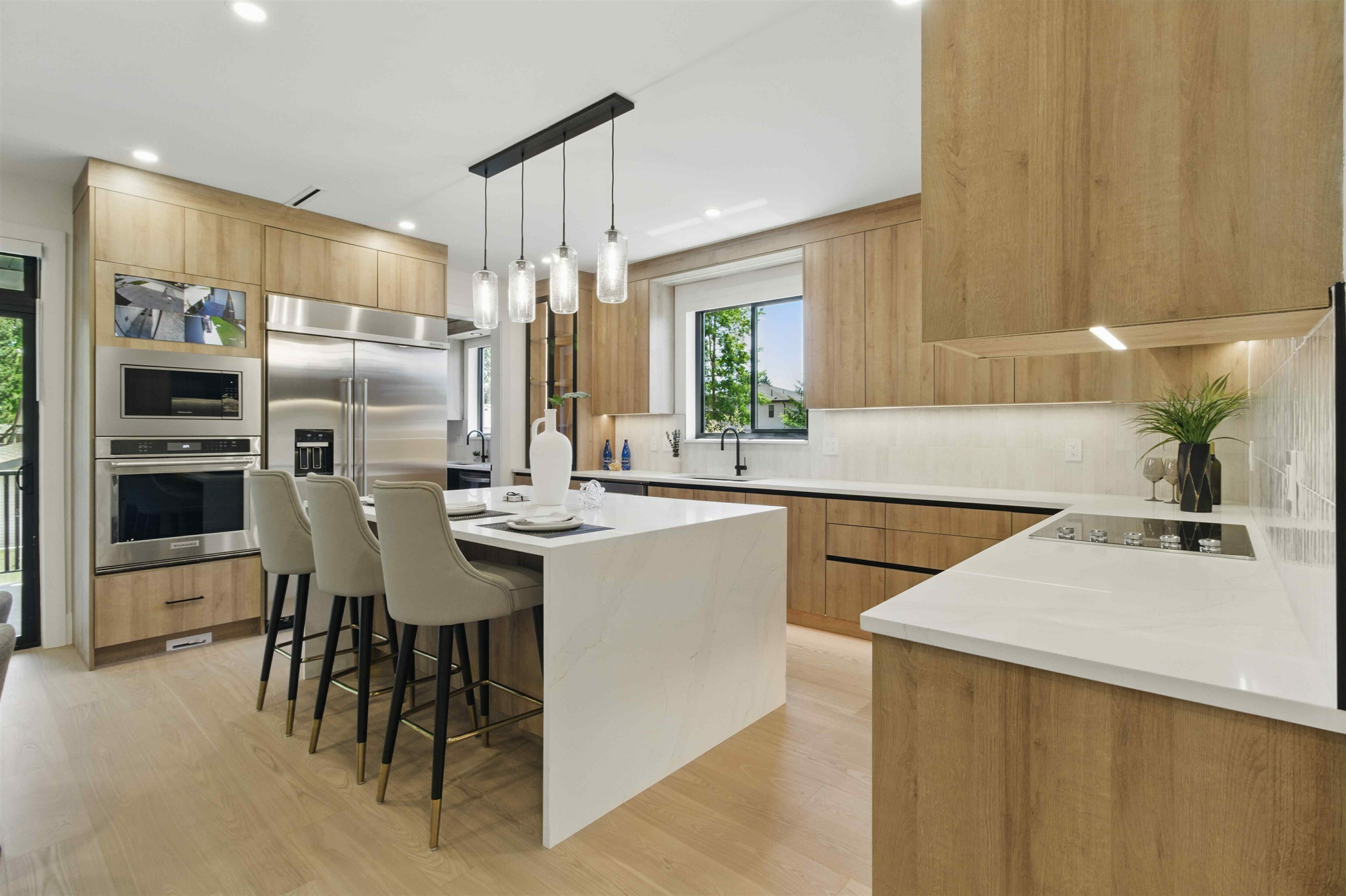 Property Photo: 6076 172 Street BC V3S 3Z7