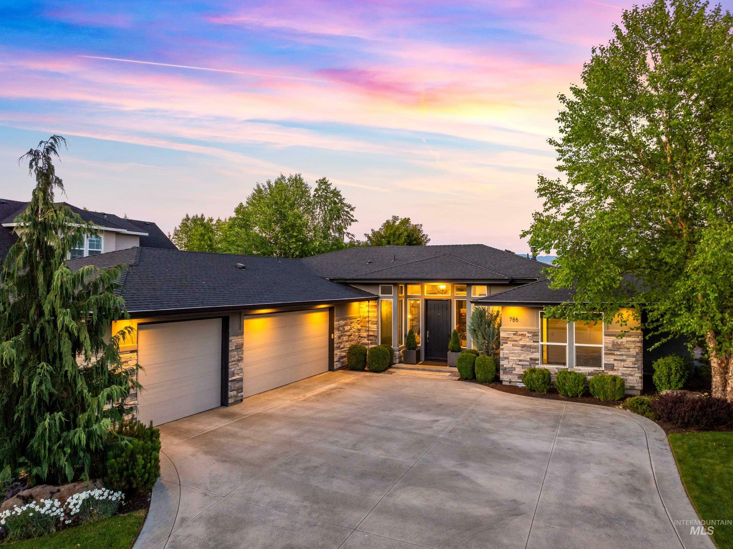 Property Photo: 786 S Lone Hollow Way ID 83616-4113