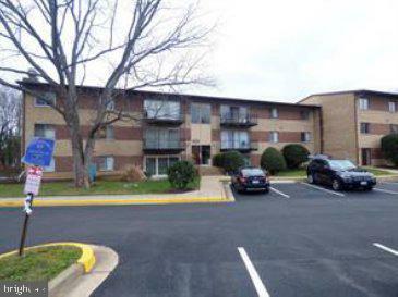 Property Photo: 4104 Daniels Avenue 402 VA 22003