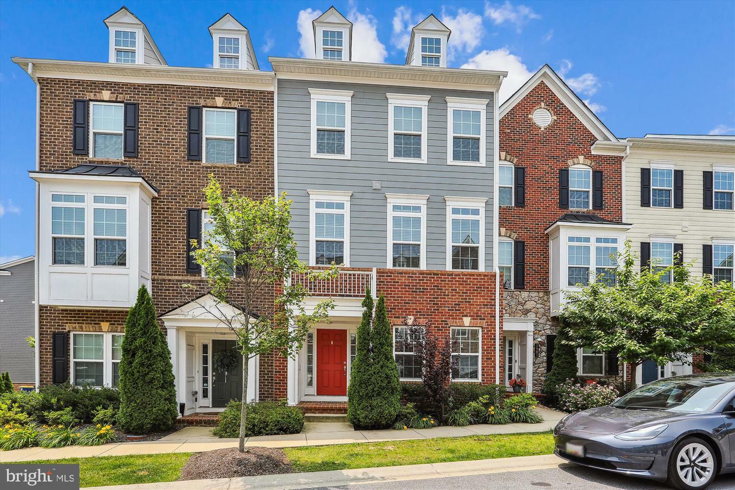 Property Photo: 5979 Glen Willow Way MD 21043