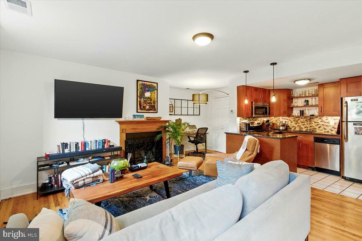 901 South Carolina SE 3  Washington DC 20003 photo