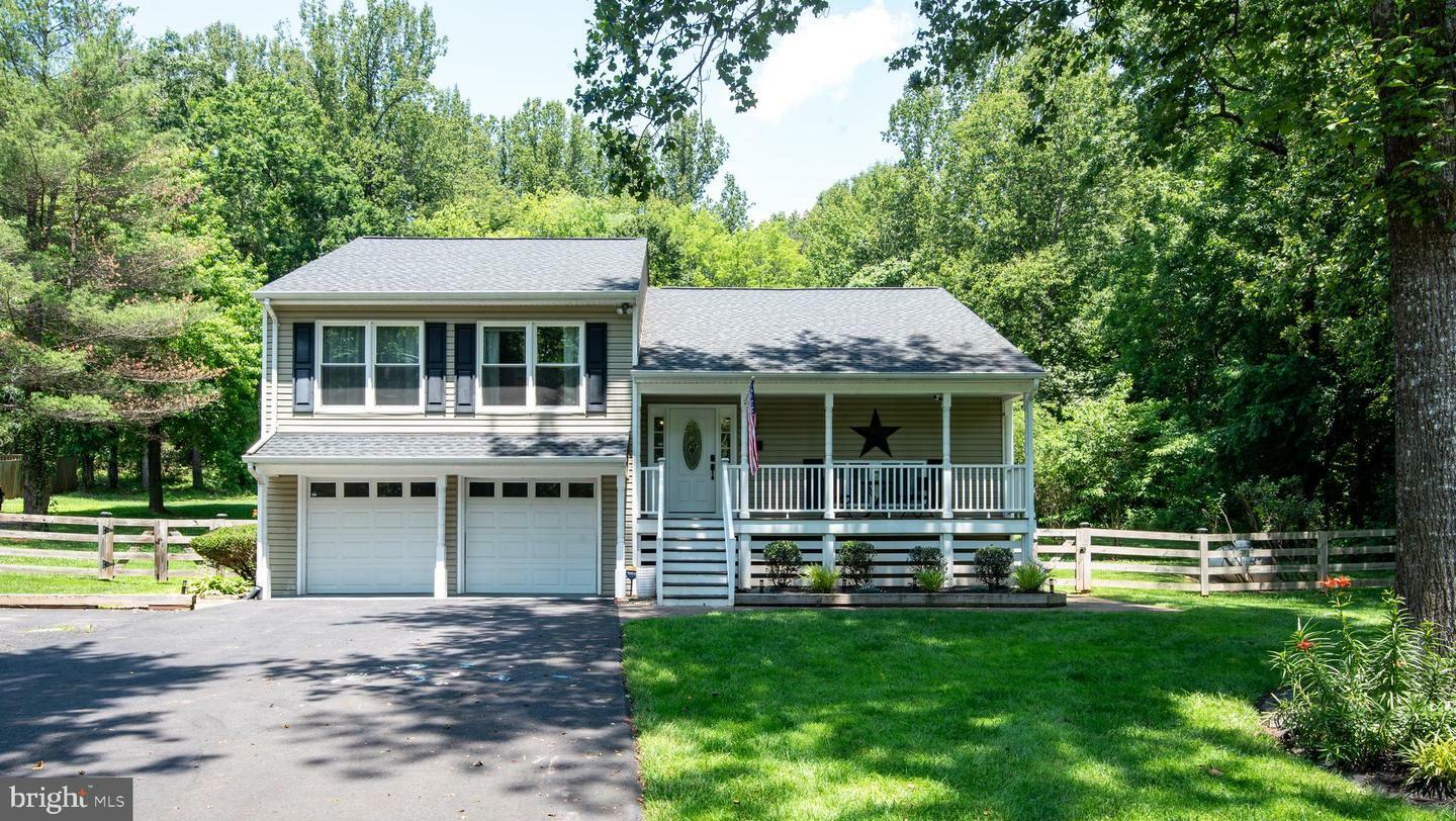 Property Photo: 6444 Duhollow Road VA 20187