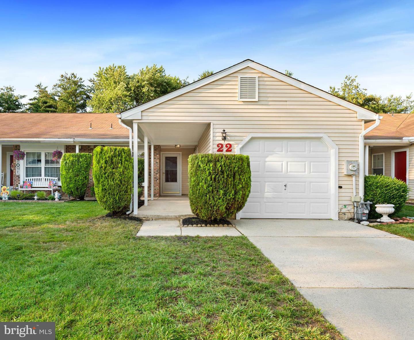 22 W Berwin Way  Mount Laurel NJ 08054 photo