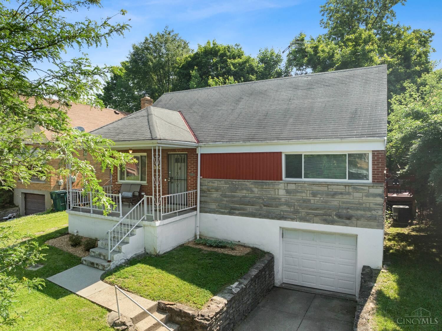 Property Photo:  990 Covedale Avenue  OH 45238 