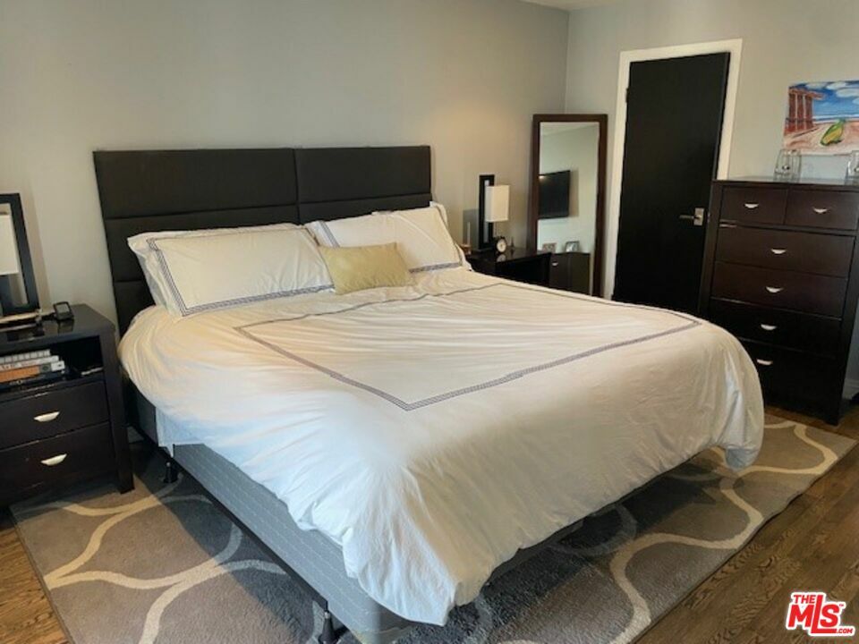 Property Photo: 2260 N Cahuenga Blvd CA 90068