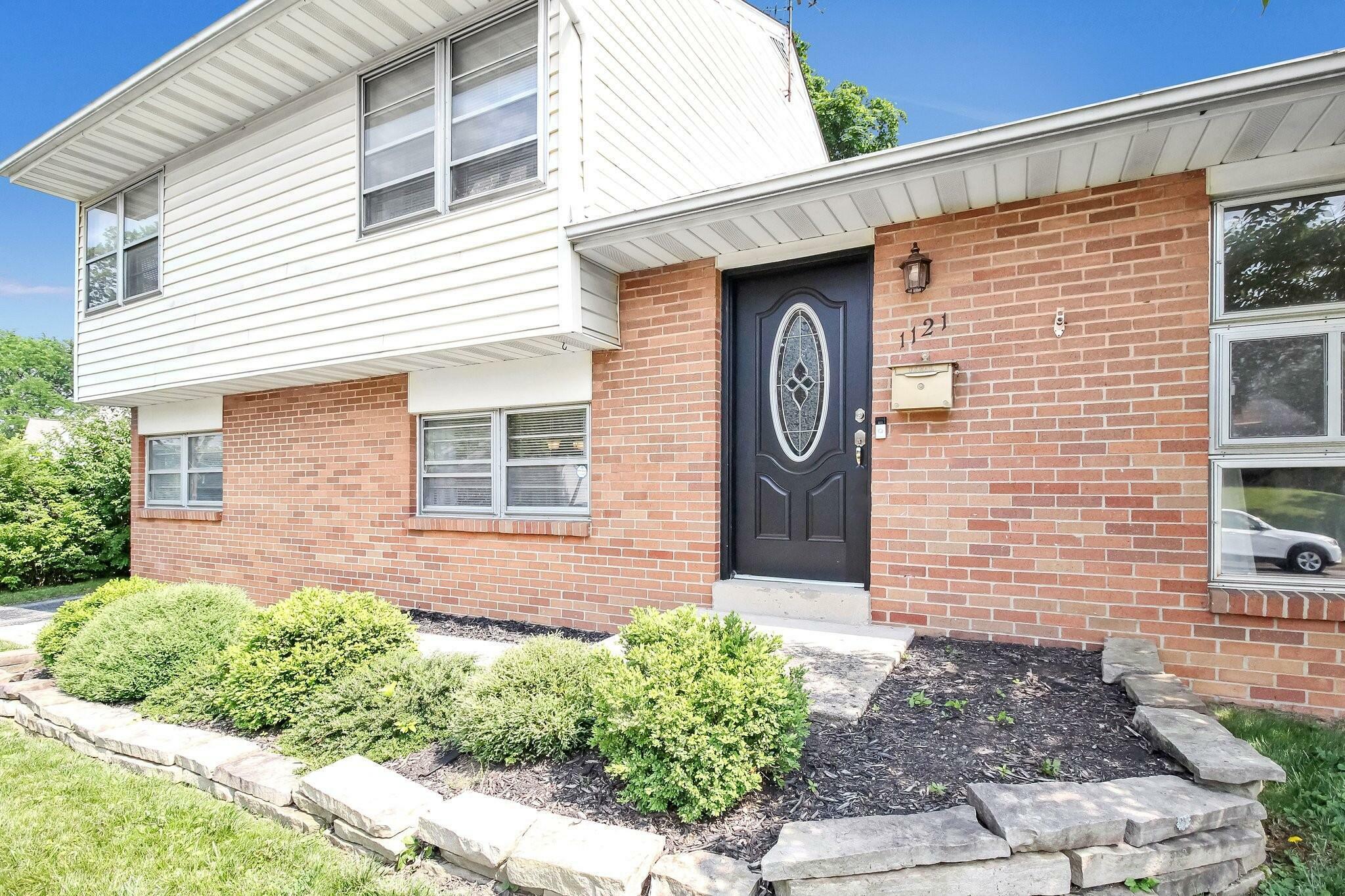 Property Photo: 1121 Afton Road OH 43221