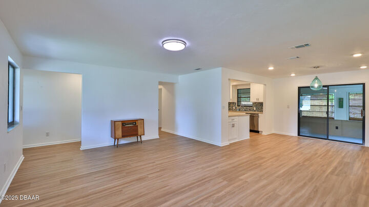 Property Photo: 1017 Chippewa Trail FL 32117